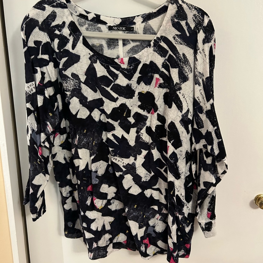 NWOT: Nic & Zoe Linen Blend Top size L